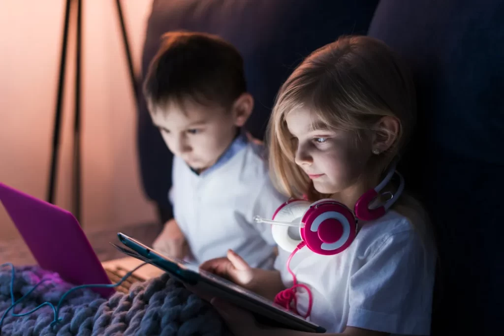 Balancing screen time and reading physical books